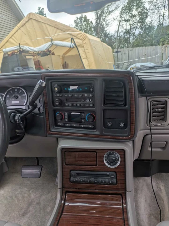 2004 Cadillac Escalade & EXT 2nd Gen - Image 17 of 20