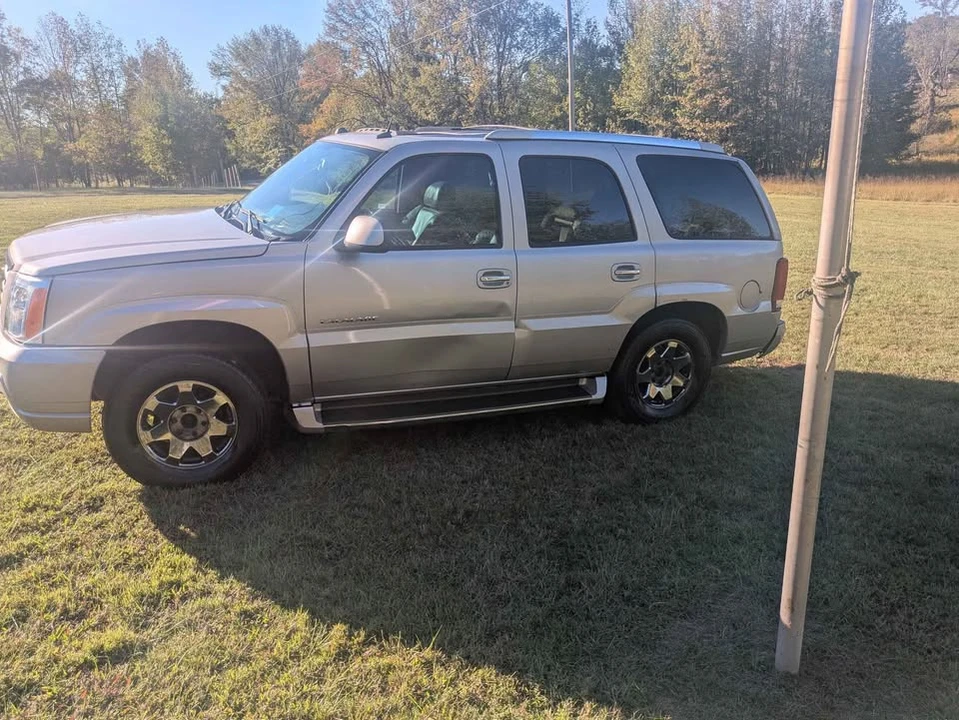 2004 Cadillac Escalade & EXT 2nd Gen - Image 3 of 20