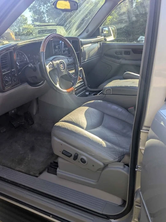 2004 Cadillac Escalade & EXT 2nd Gen - Image 7 of 20