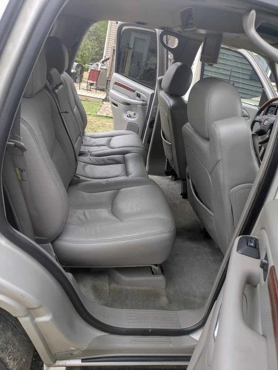 2004 Cadillac Escalade & EXT 2nd Gen - Image 19 of 20