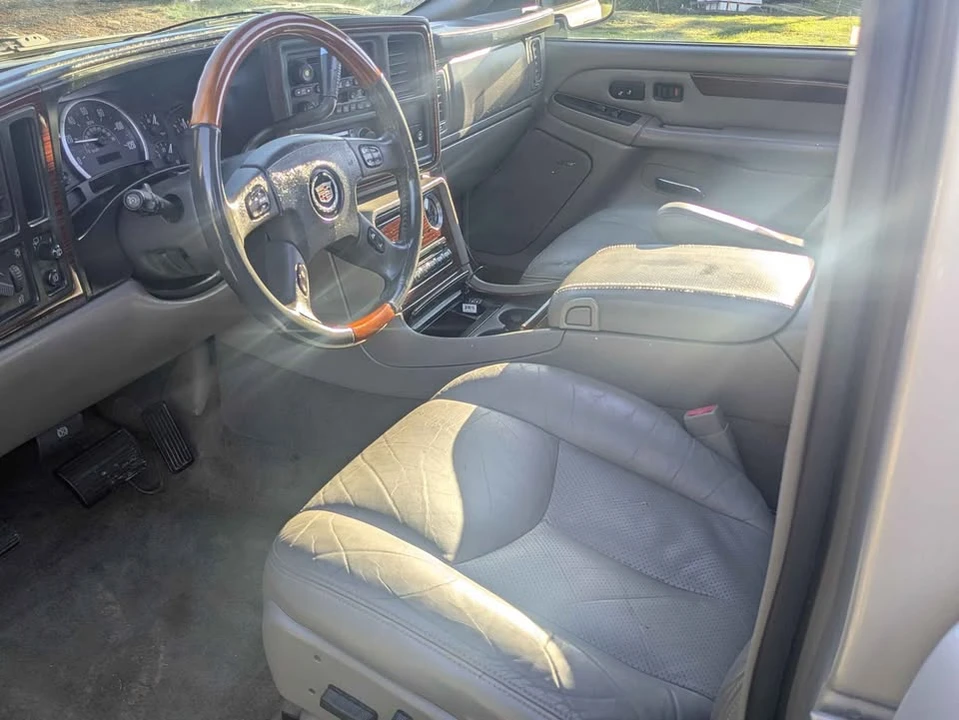 2004 Cadillac Escalade & EXT 2nd Gen - Image 6 of 20