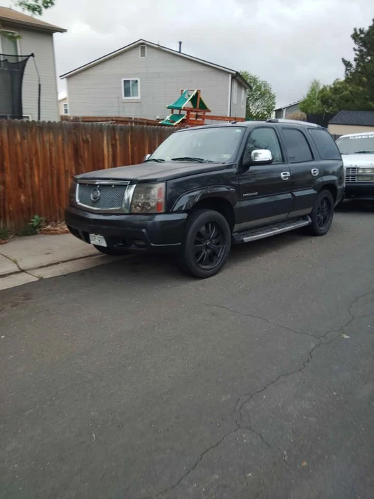 2004 Cadillac Escalade & EXT 2nd Gen - Image 5 of 5