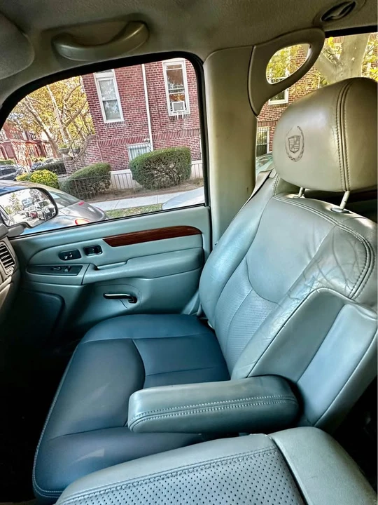 2004 Cadillac Escalade & EXT 2nd Gen - Image 7 of 10