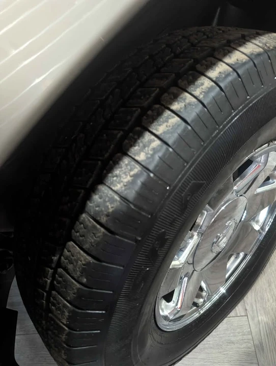 2004 Cadillac Escalade & EXT 2nd Gen - Image 6 of 7