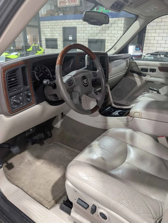 2004 Cadillac Escalade & EXT 2nd Gen - Image 7 of 7