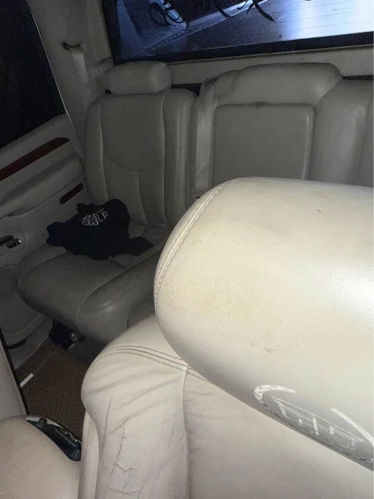 2004 Cadillac Escalade & EXT 2nd Gen - Image 5 of 6