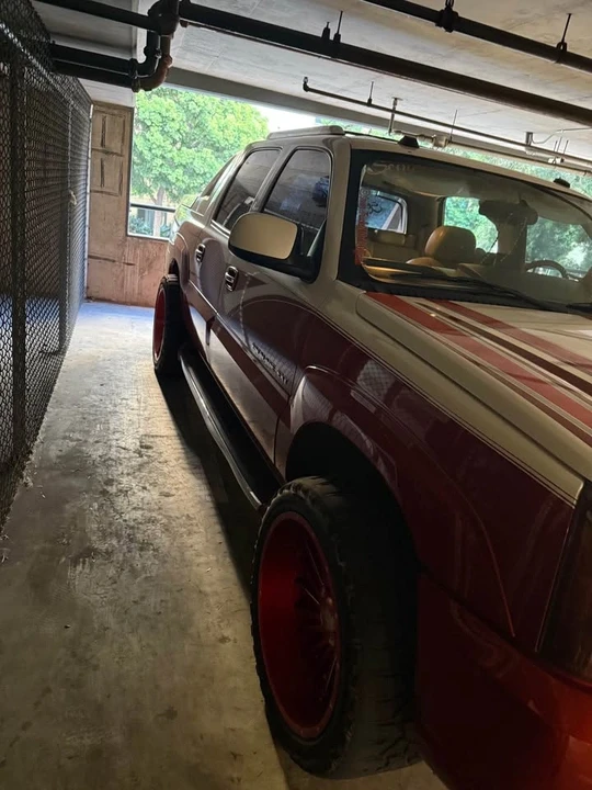 2004 Cadillac Escalade & EXT 2nd Gen - Image 6 of 6