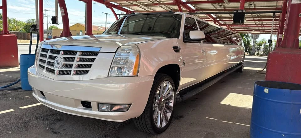2004 Cadillac Escalade & EXT 2nd Gen - Image 3 of 11