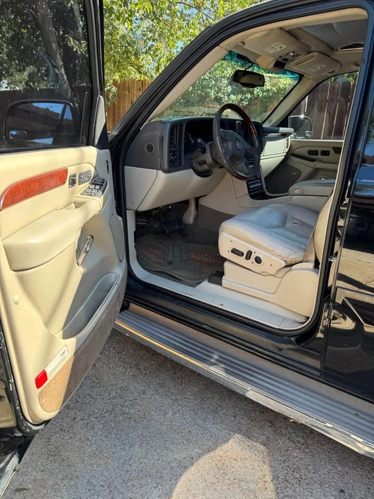 2004 Cadillac Escalade & EXT 2nd Gen - Image 8 of 8