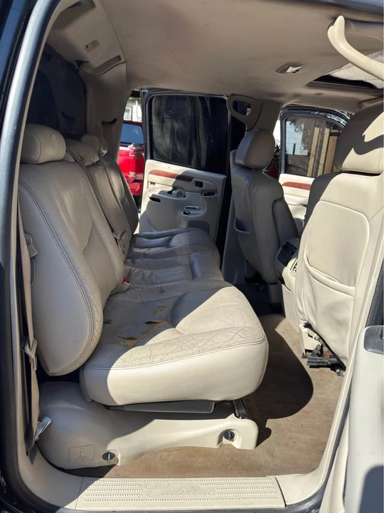 2004 Cadillac Escalade & EXT 2nd Gen - Image 6 of 8
