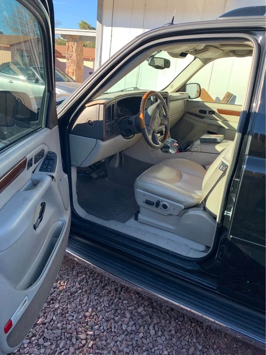 2004 Cadillac Escalade & EXT 2nd Gen - Image 10 of 12
