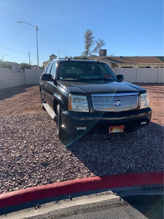2004 Cadillac Escalade & EXT 2nd Gen - Image 2 of 12