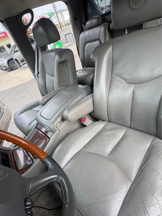 2004 Cadillac Escalade & EXT 2nd Gen - Image 7 of 9