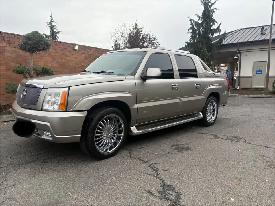2004 Cadillac Escalade & EXT 2nd Gen - Image 2 of 9