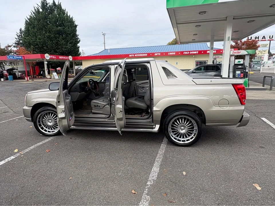 2004 Cadillac Escalade & EXT 2nd Gen - Image 4 of 9