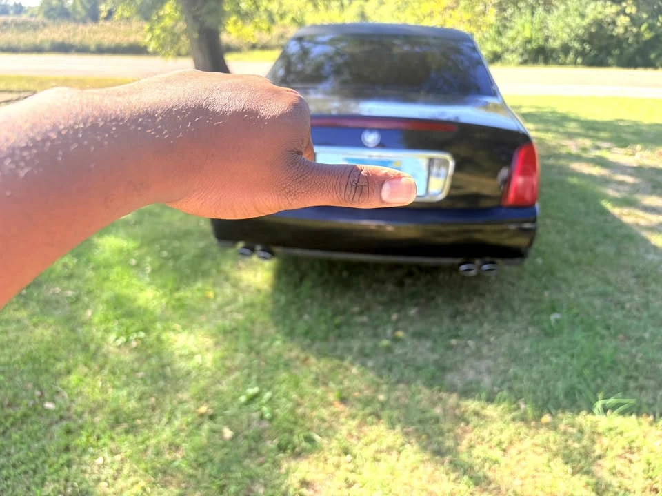2004 Cadillac DeVille 8th Gen - Image 3 of 4
