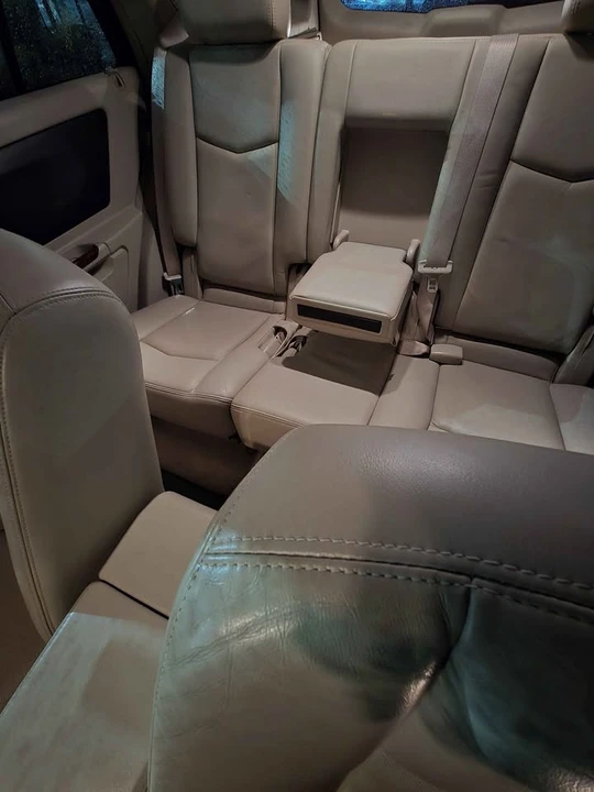 2004 Cadillac SRX - Image 2 of 4