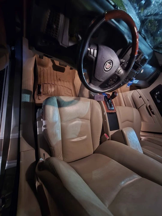 2004 Cadillac SRX - Image 4 of 4