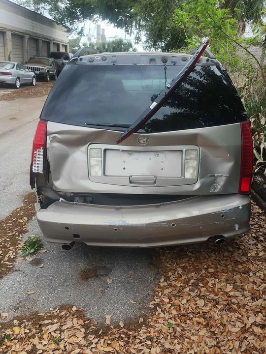 2004 Cadillac SRX - Image 2 of 6