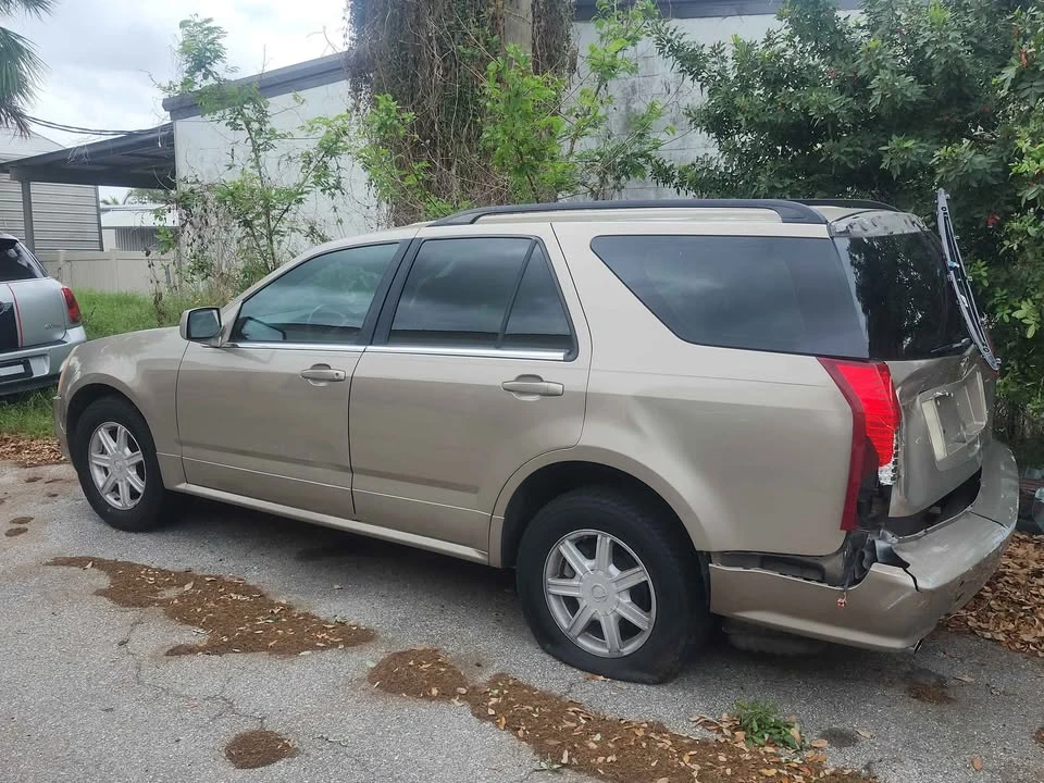 2004 Cadillac SRX - Image 5 of 6