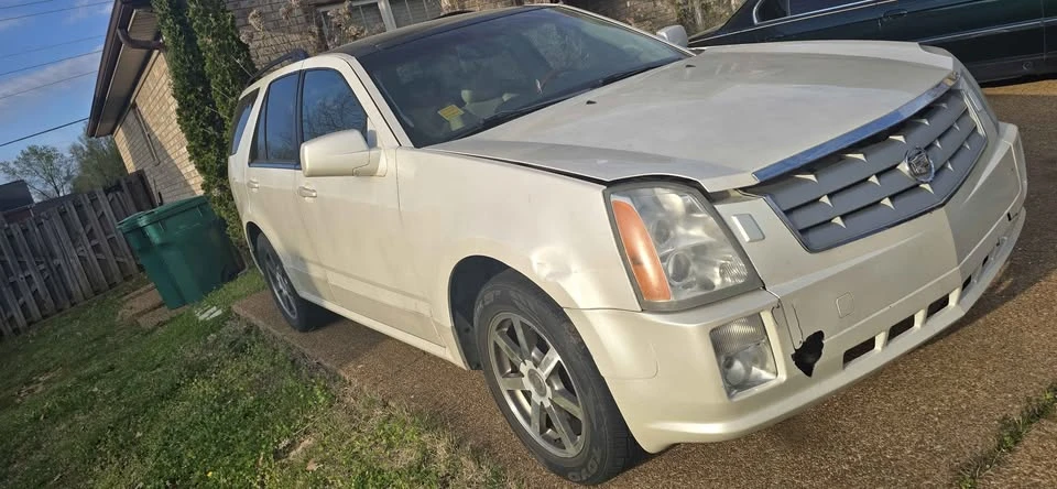 2004 Cadillac SRX - Image 2 of 9