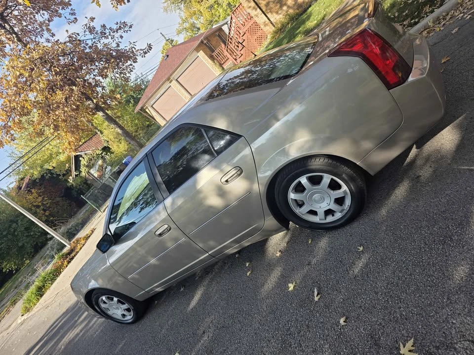 2004 Cadillac SRX - Image 9 of 10