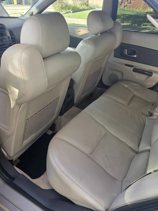 2004 Cadillac SRX - Image 6 of 10