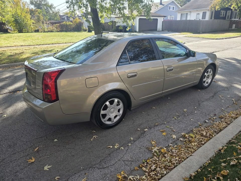 2004 Cadillac SRX - Image 8 of 10