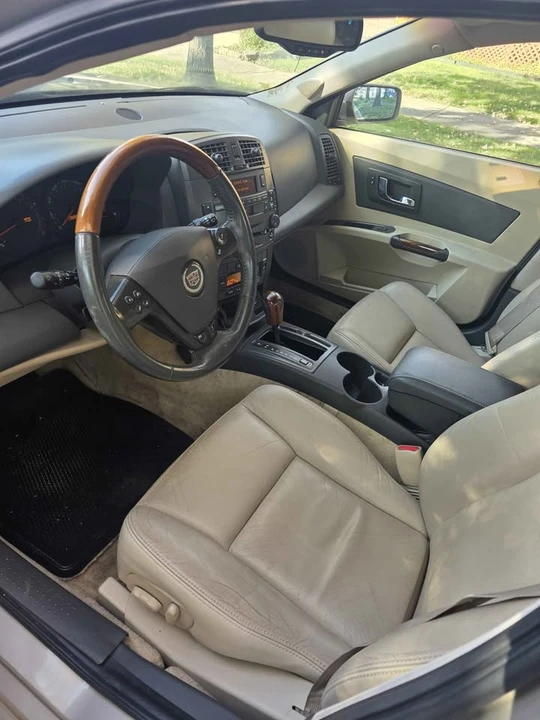 2004 Cadillac SRX - Image 4 of 10
