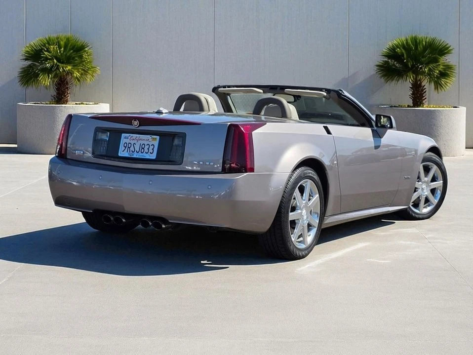 2004 Cadillac XLR - Image 11 of 20
