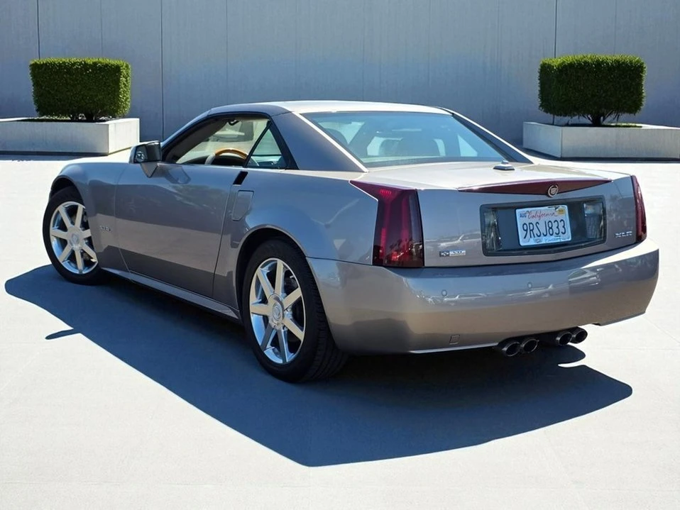 2004 Cadillac XLR - Image 15 of 20