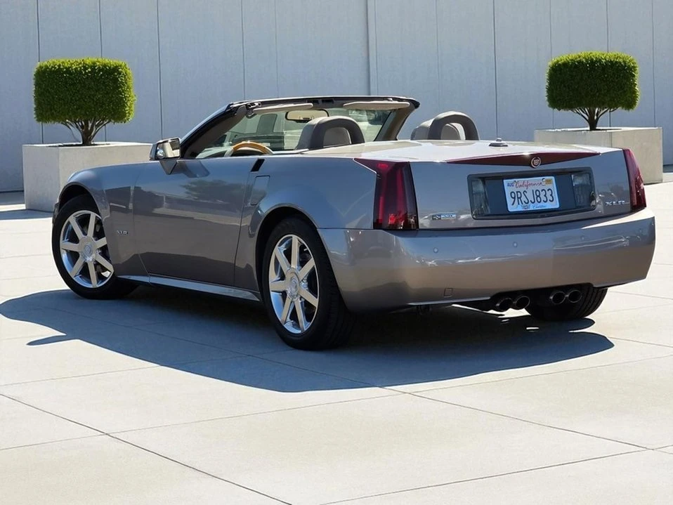 2004 Cadillac XLR - Image 9 of 20