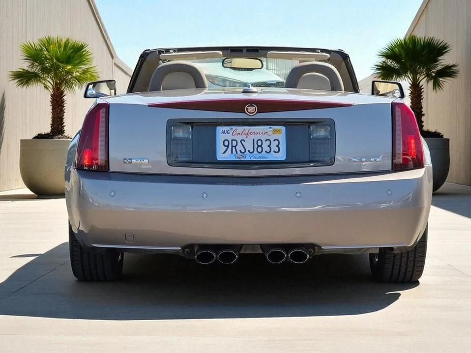 2004 Cadillac XLR - Image 10 of 20