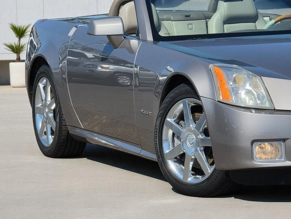 2004 Cadillac XLR - Image 2 of 20