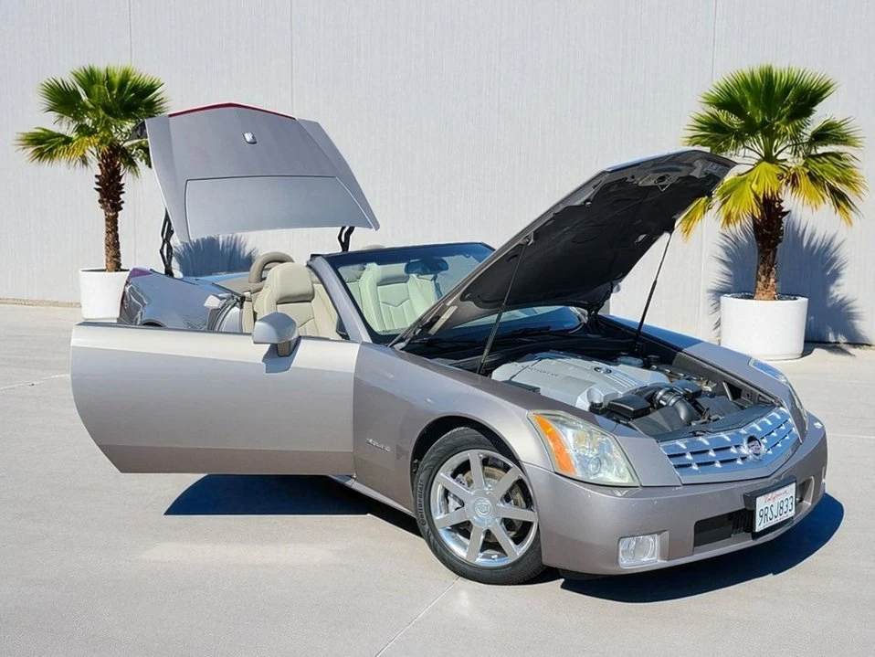 2004 Cadillac XLR - Image 13 of 20