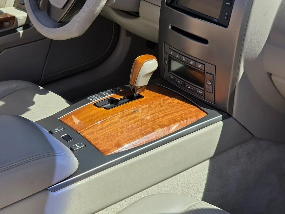2004 Cadillac XLR - Image 19 of 20