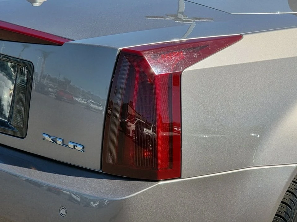 2004 Cadillac XLR - Image 16 of 20