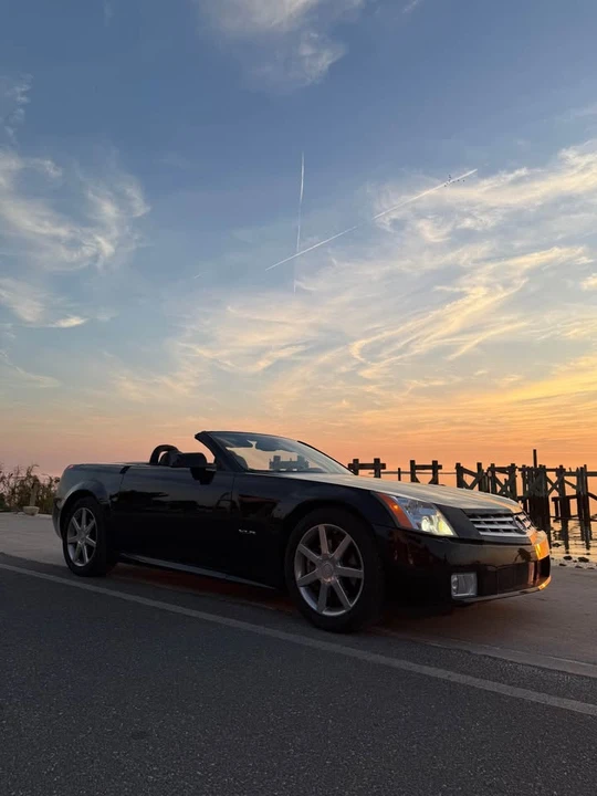 2004 Cadillac XLR - Image 2 of 4