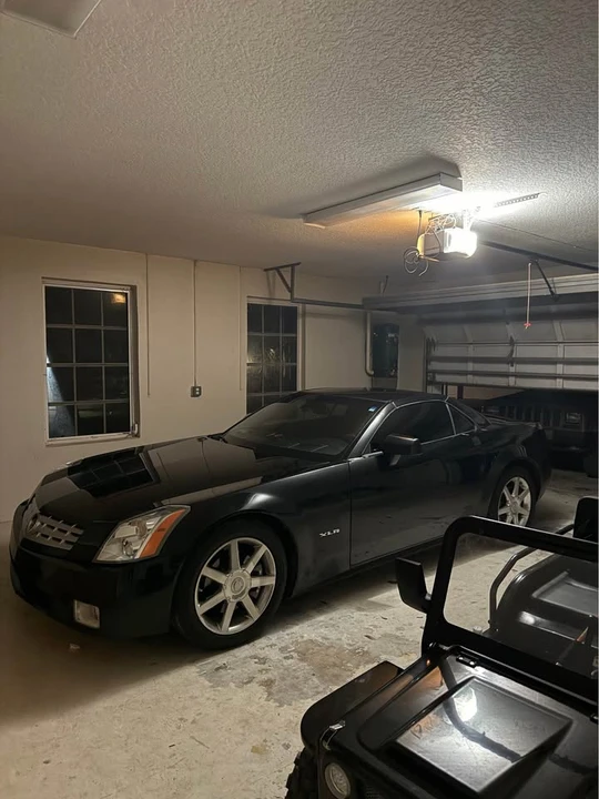 2004 Cadillac XLR - Image 3 of 4
