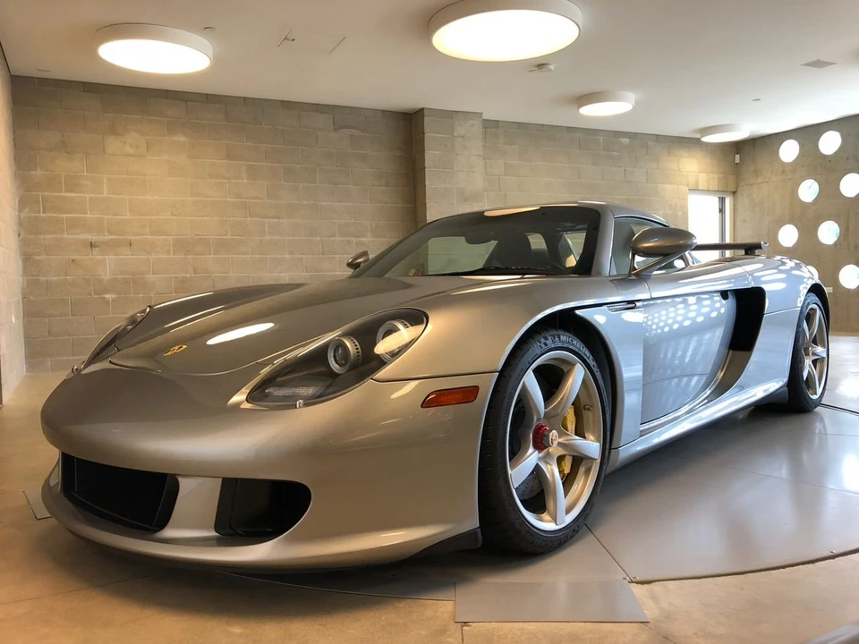 2004 Porsche Carrera GT - Image 5 of 20