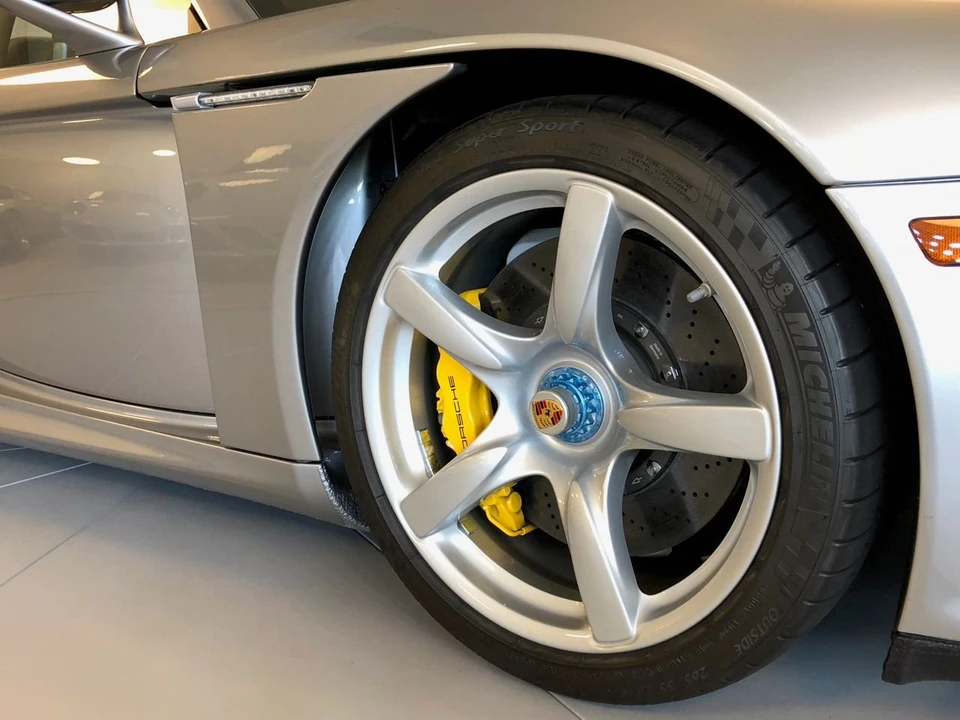 2004 Porsche Carrera GT - Image 7 of 20