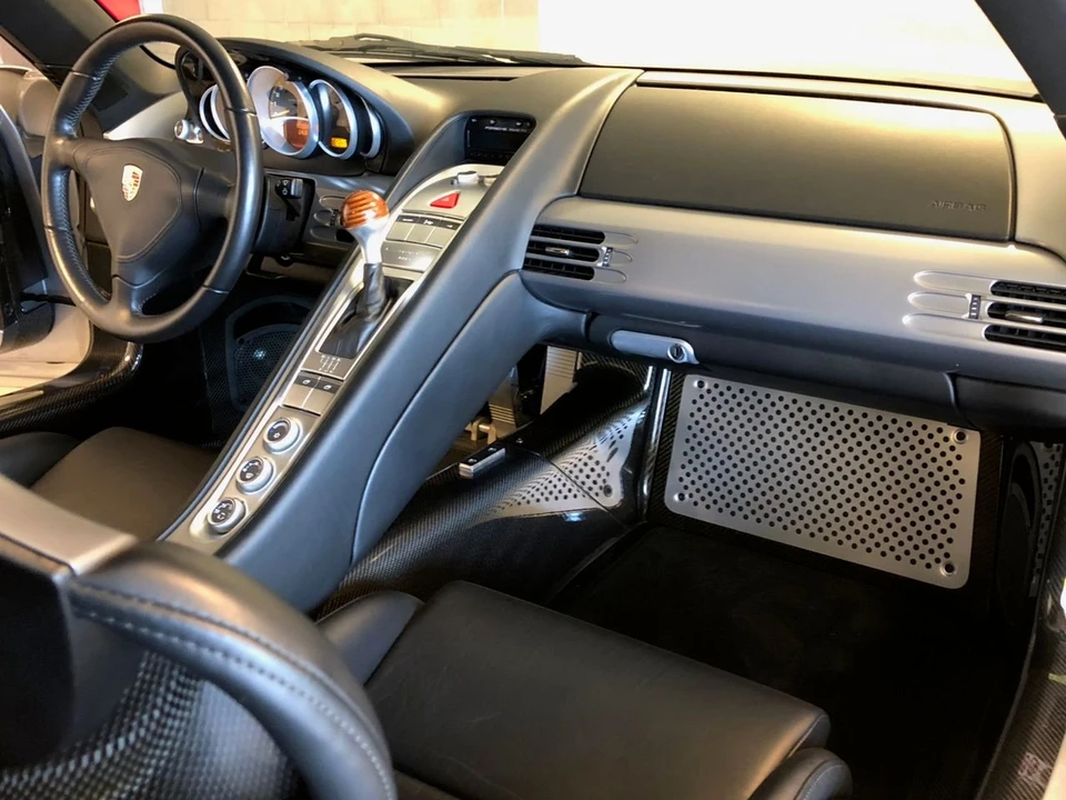2004 Porsche Carrera GT - Image 14 of 20