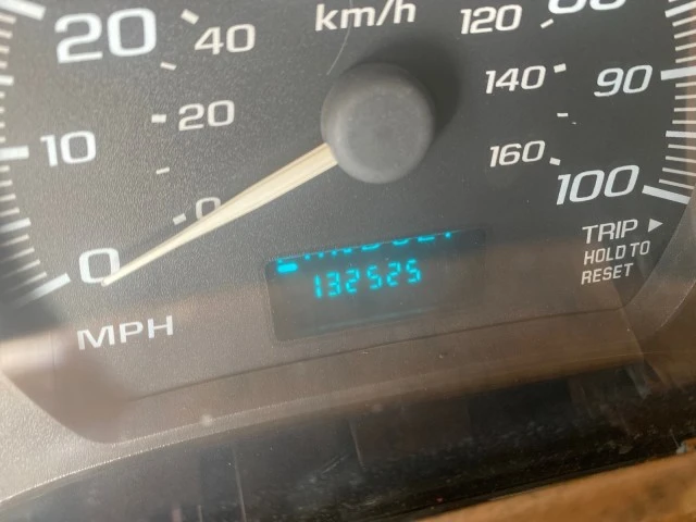 2004 Chevrolet Express - Image 19 of 21