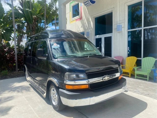 2004 Chevrolet Express - Image 2 of 21