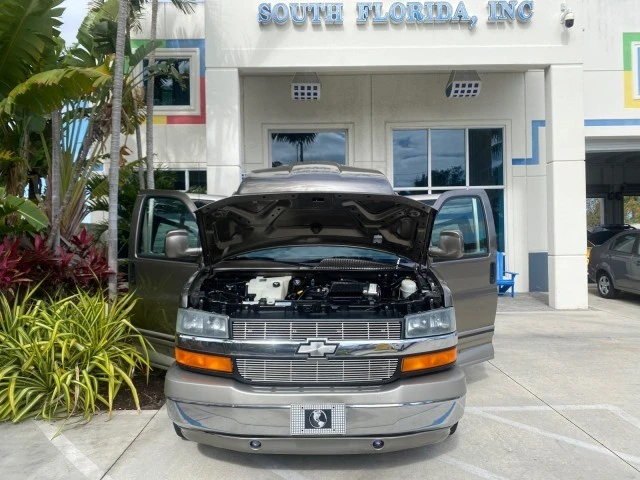 2004 Chevrolet Express - Image 17 of 22