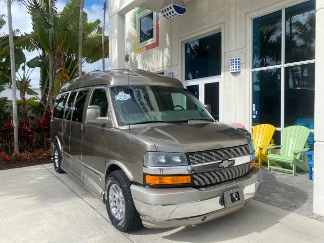 2004 Chevrolet Express - Image 2 of 22