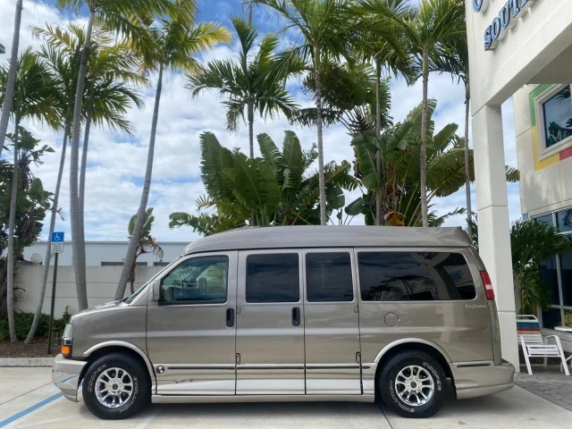 2004 Chevrolet Express - Image 5 of 22