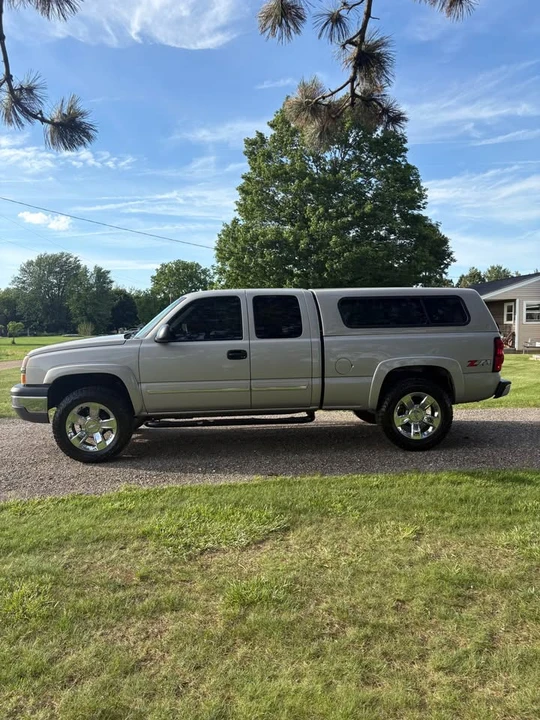 2004 Chevrolet Silverado 1st Gen - Image 2 of 12