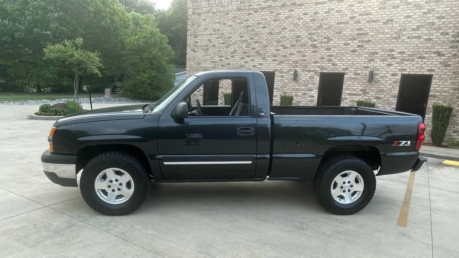 2004 Chevrolet Silverado 1st Gen - Image 2 of 11