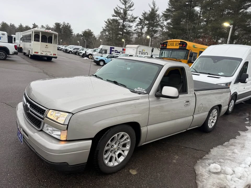 2004 Chevrolet Silverado 1st Gen - Image 2 of 18
